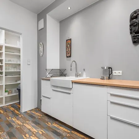 Apartment Ledochowskiej 5a By Homeprime Warschau